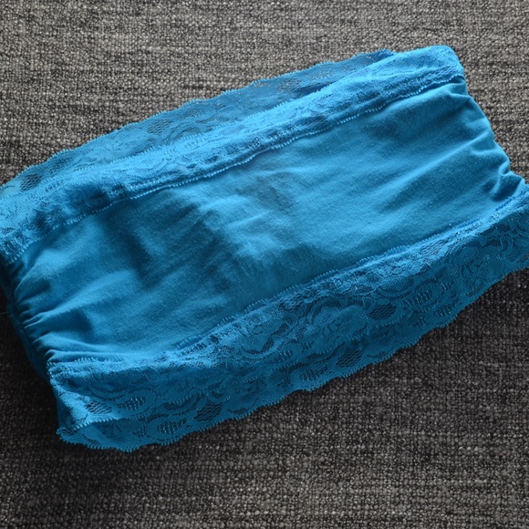 l.e.i Blue Floral Lace Bandeau - Picture 4 of 5